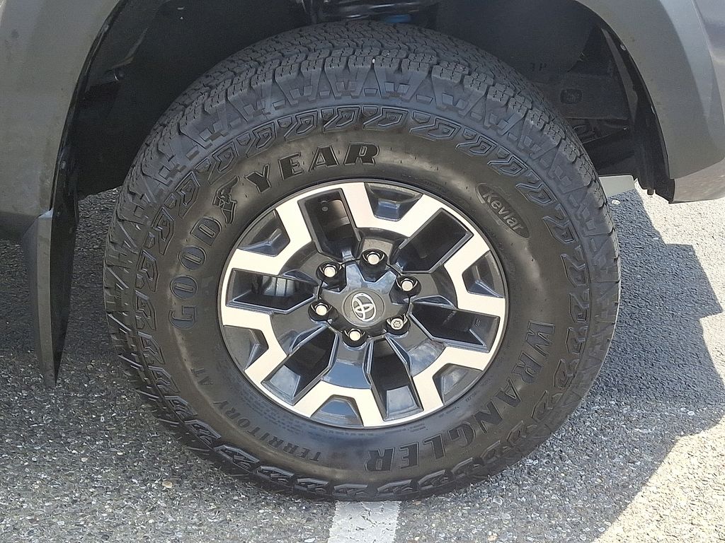 2022 Toyota Tacoma TRD Off-Road 8