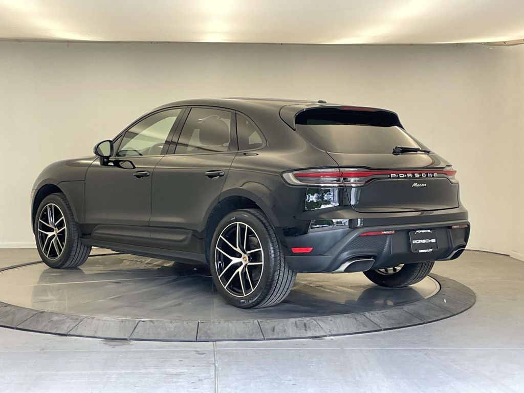 2023 Porsche Macan - 2