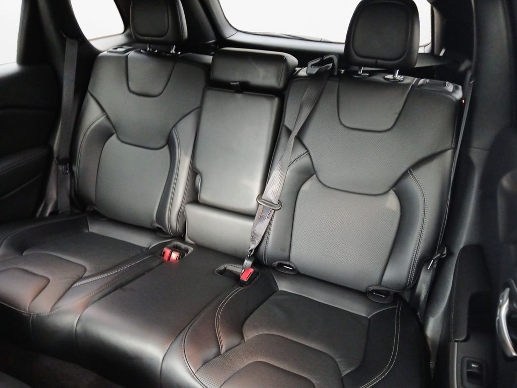 Used Car 2021 Jeep Cherokee  Latitude Lux For Sale Under $25,000 In Austin, Texas