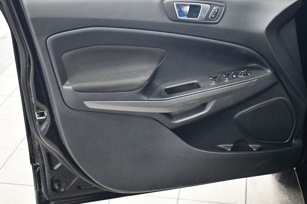 Thumbnail: 2018 Ford EcoSport - 14