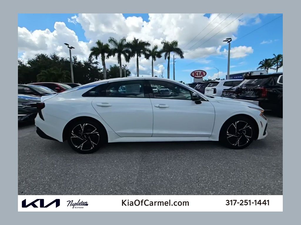 Snow White Pearl 2025 Kia K5 Sedan Front-Wheel Drive 8-Speed Automatic