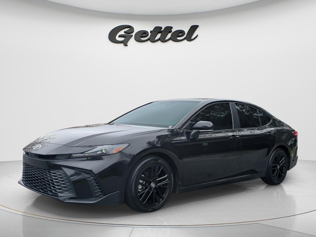 2025 Toyota Camry SE FWD