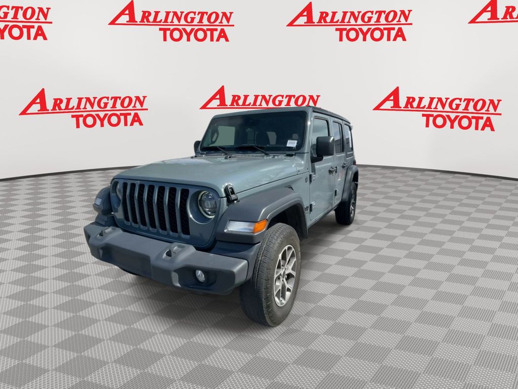 View vehicle photo 4