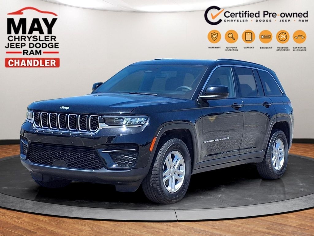 2024 Jeep Grand Cherokee Laredo 4WD