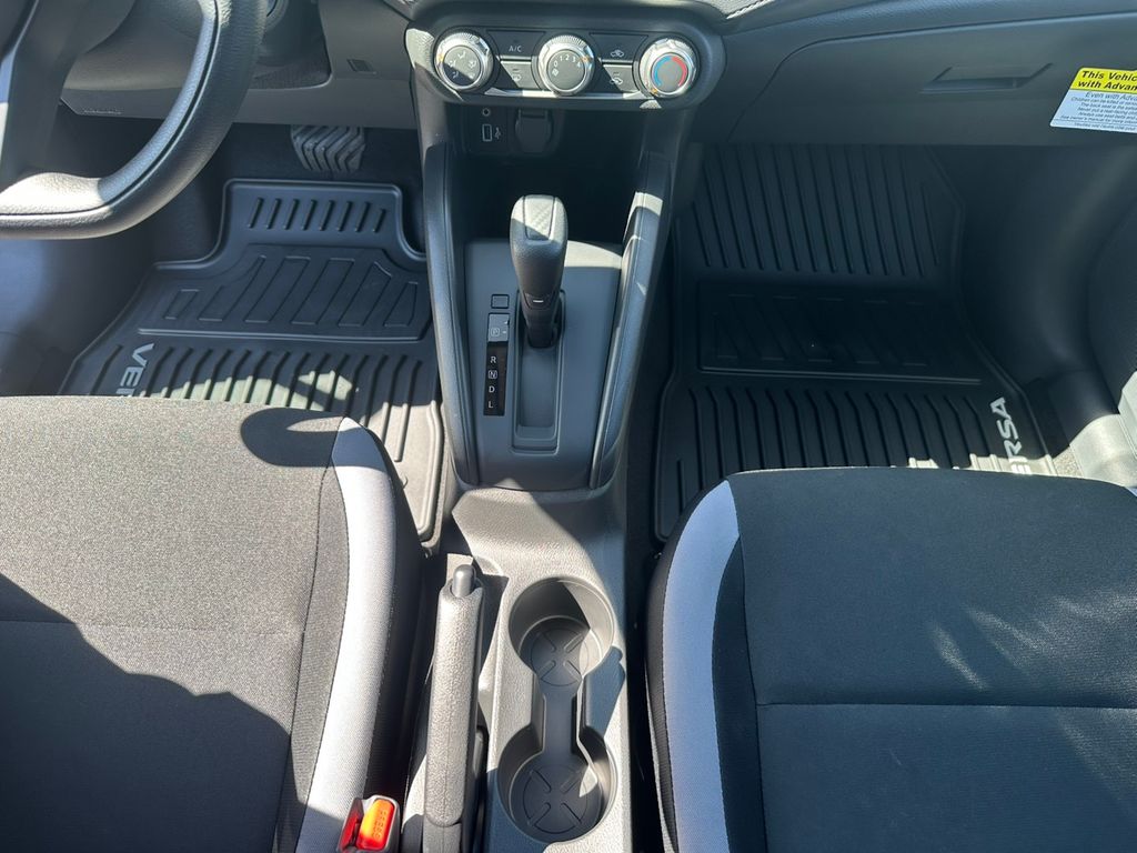 2025 Nissan Versa 1.6 S