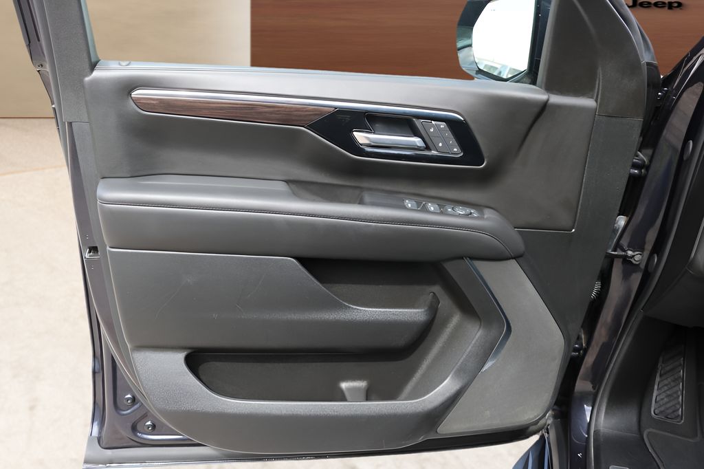 Used 2025 Gray Chevrolet LT image 11