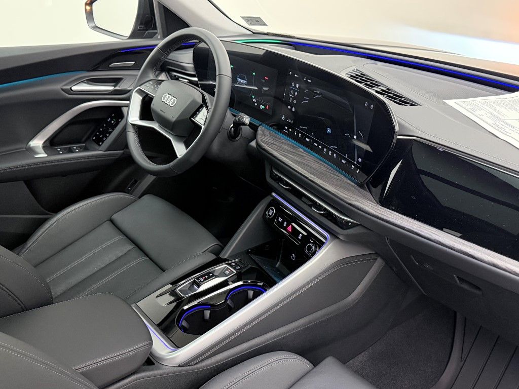 Thumbnail: 2025 Audi Q5 - 15