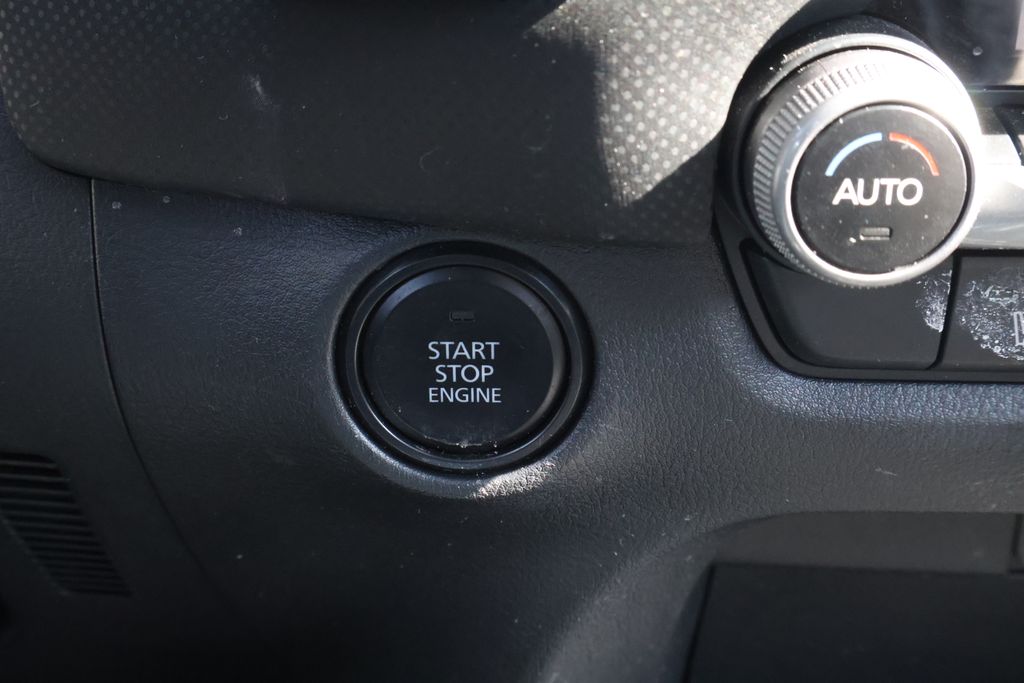 Thumbnail: 2025 Mazda CX-50 - 23