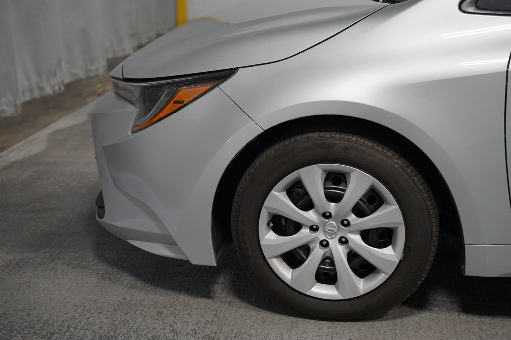 2023 Toyota Corolla LE 5