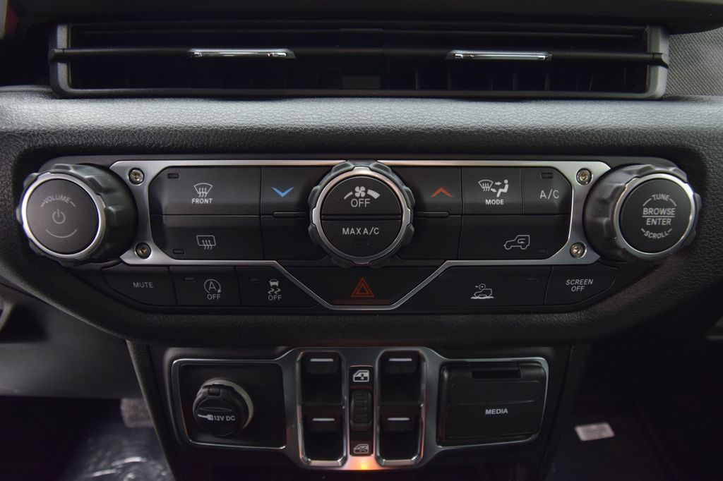 new 2026 Jeep Wrangler car, priced at $39,122