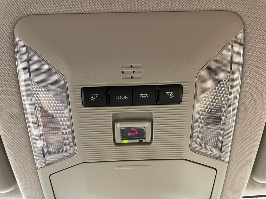 2022 Toyota RAV4 LE 31
