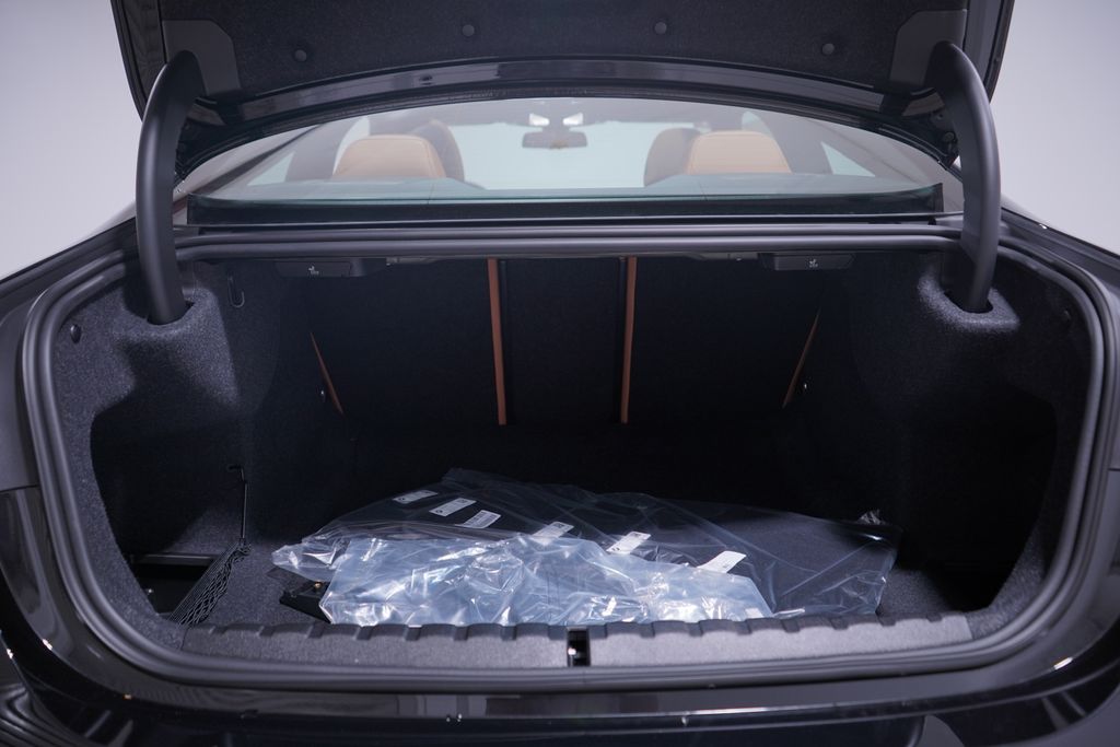 Thumbnail: 2026 BMW 4 Series - 13