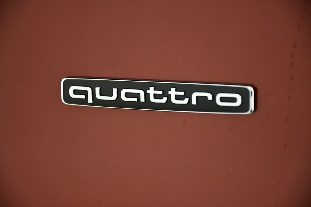 Thumbnail: 2025 Audi Q5 - 10