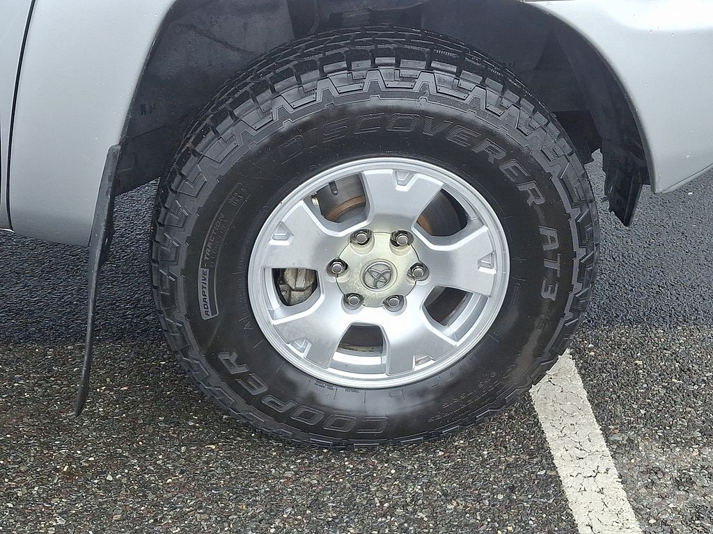 Thumbnail: 2012 Toyota Tacoma - 13