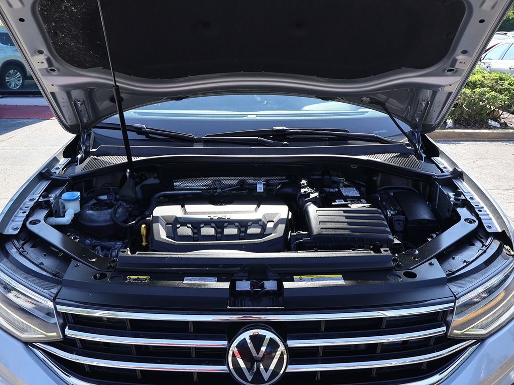 Used 2023 Silver Volkswagen 2.0T SE image 18