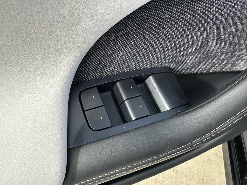 Thumbnail: 2022 Tesla Model S - 18