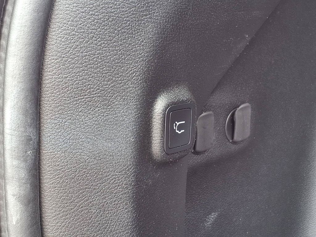 Used 2023 Jeep Cherokee SUV