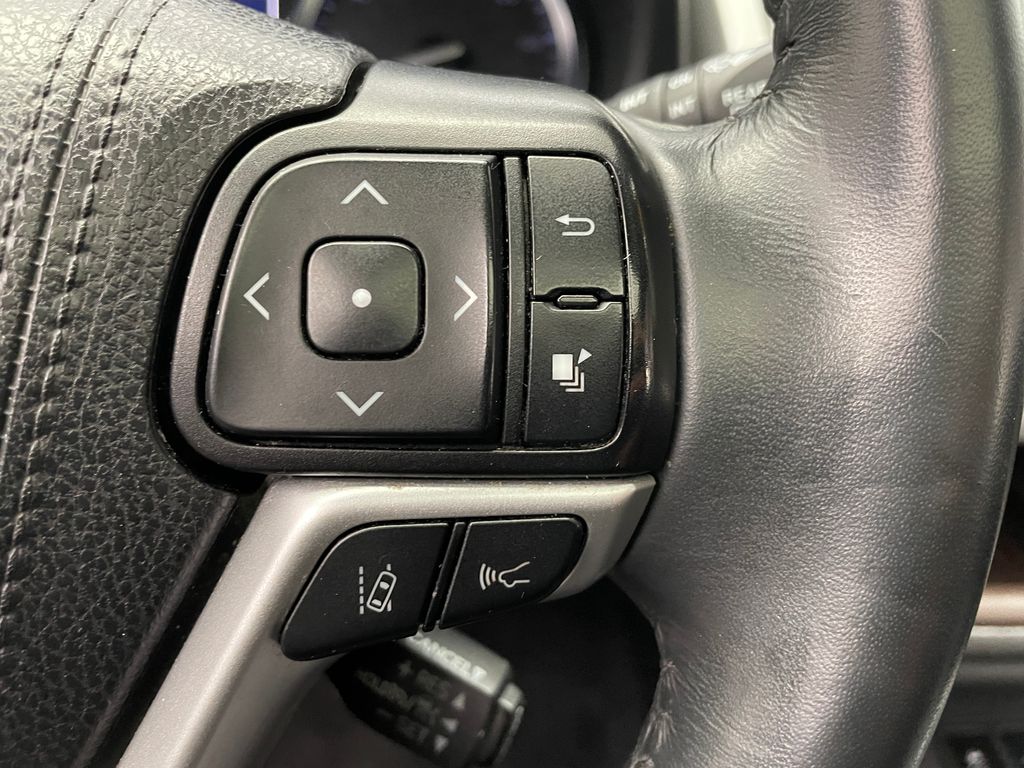 2019 Toyota Highlander XLE 23