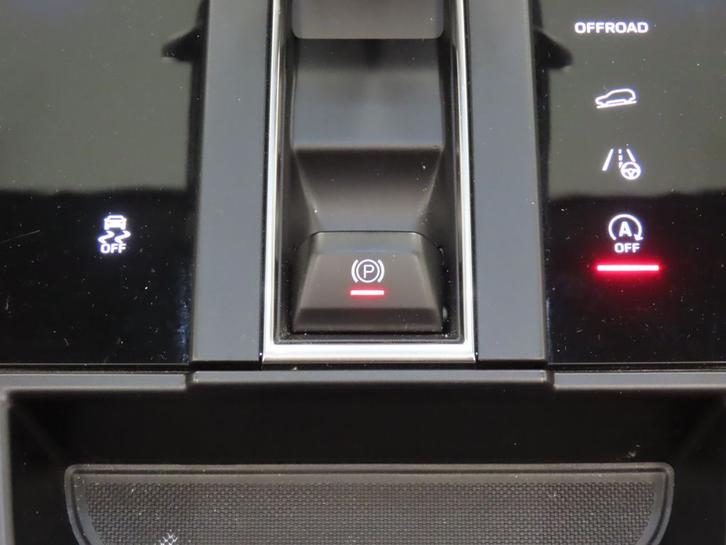 Thumbnail: 2024 Porsche Macan - 28