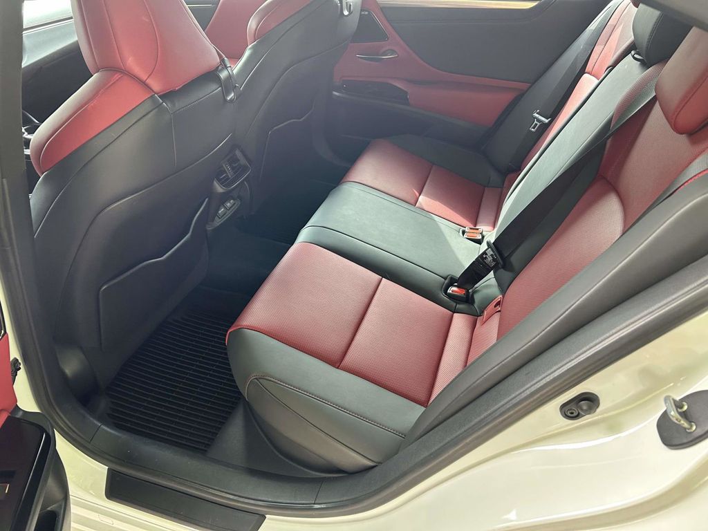 Used 2024 Lexus ES Sedan