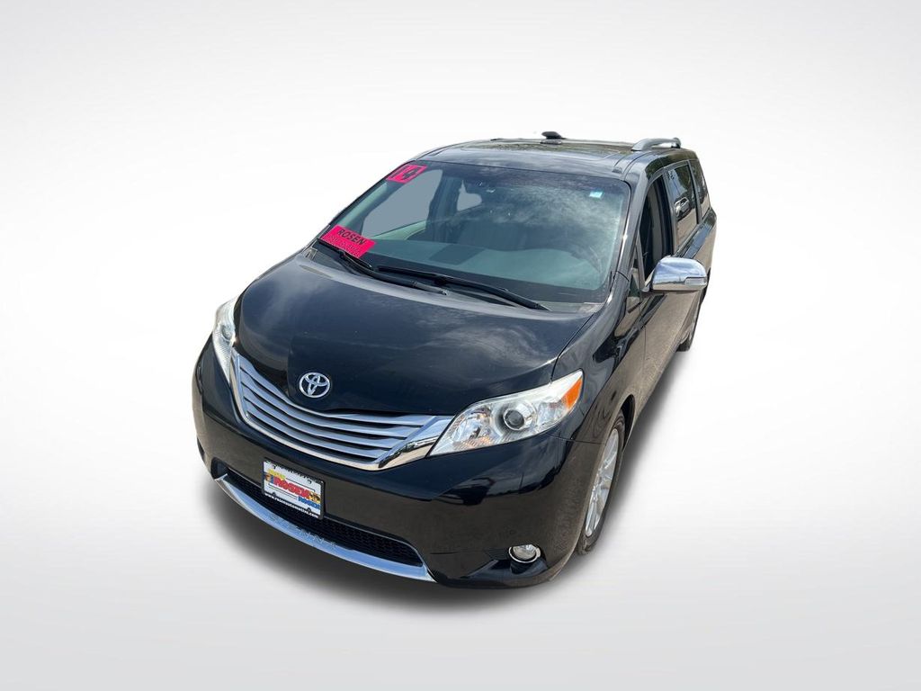 2014 Toyota Sienna XLE 7-Passenger Auto Access Se photo