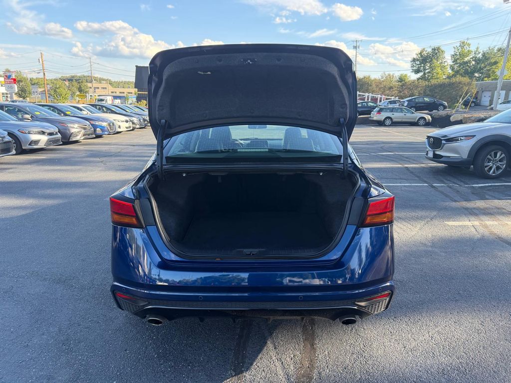 Used 2024 Nissan Altima Sedan