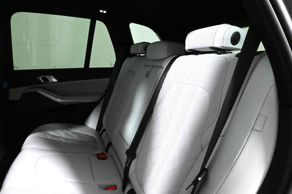 Thumbnail: 2026 BMW X5 - 5