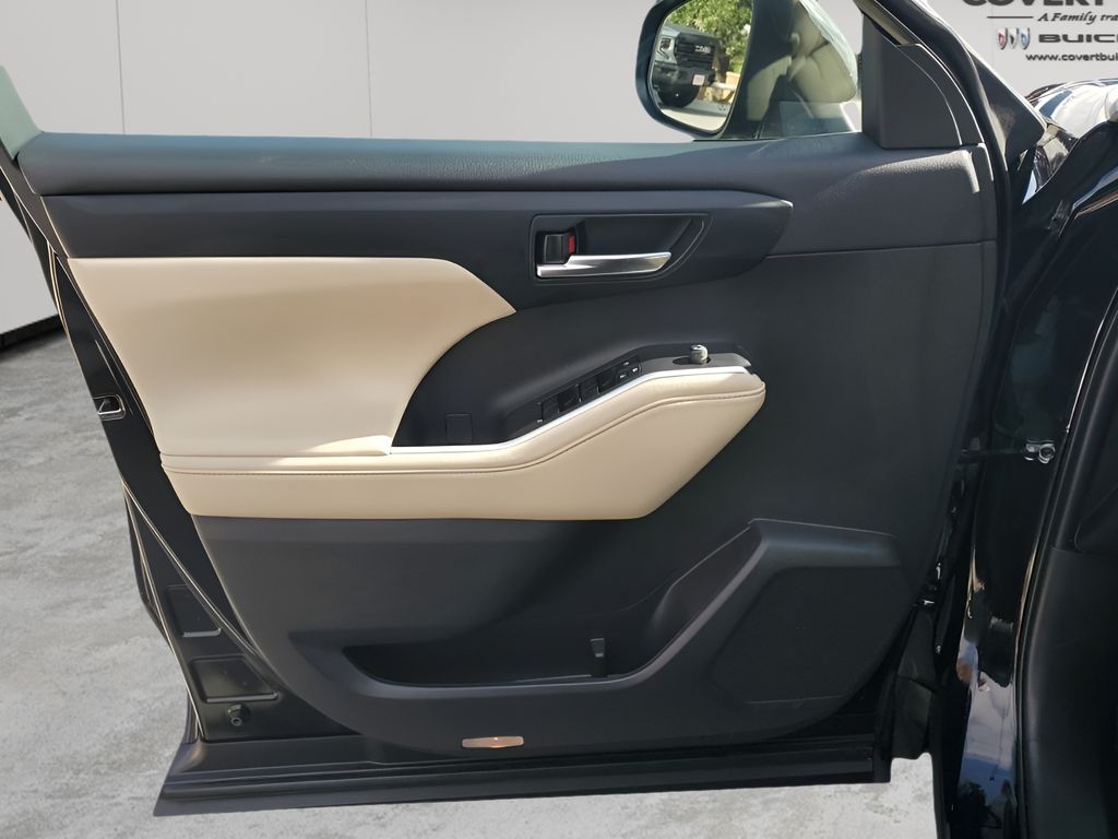 Used Car 2023 Toyota Highlander  Limited For Sale Under $40,000 In Austin, Texas