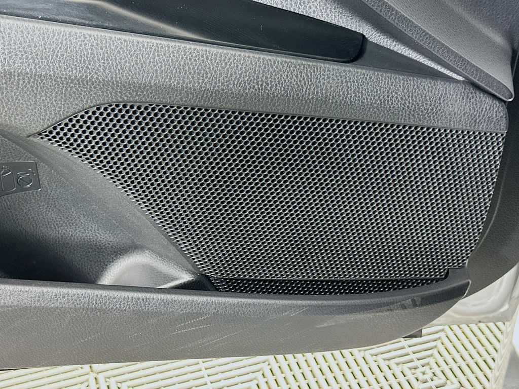 Thumbnail: 2025 Toyota Camry - 18