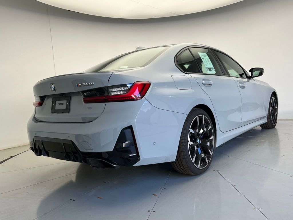 Thumbnail: 2025 BMW 3 Series - 3