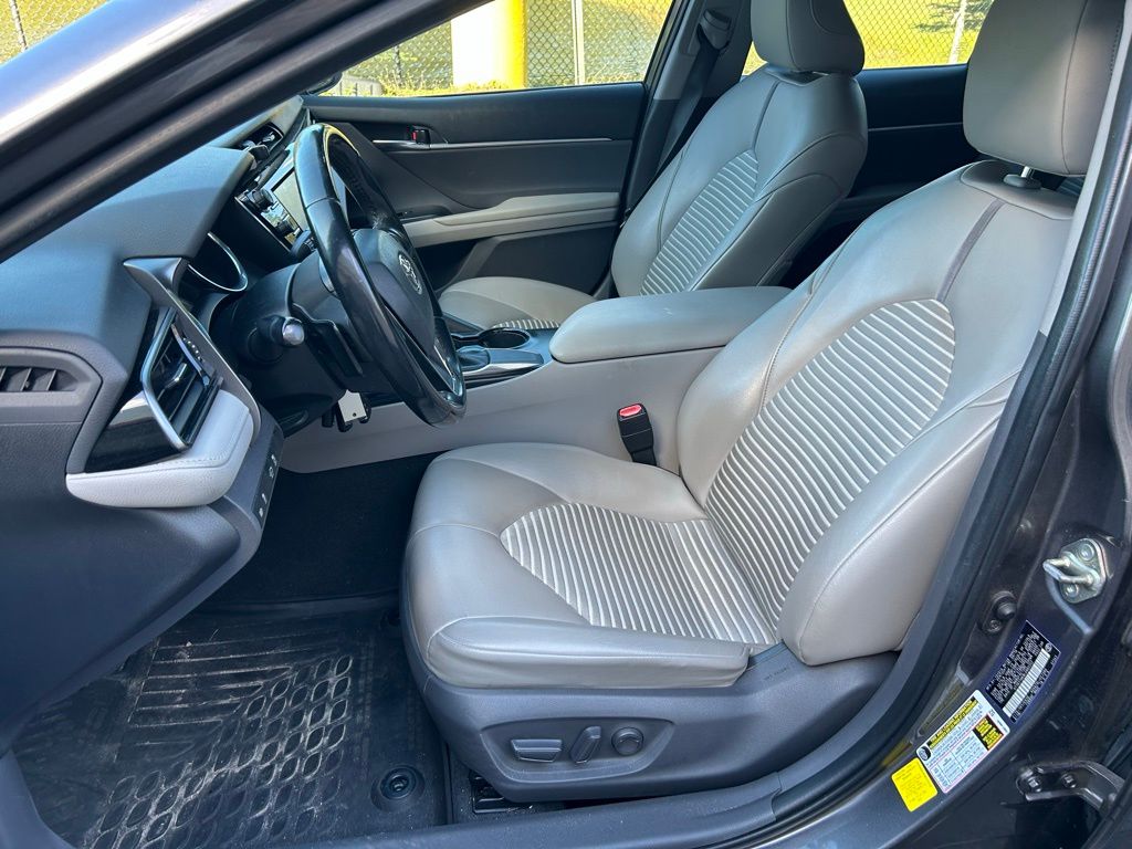 Thumbnail: 2020 Toyota Camry - 14