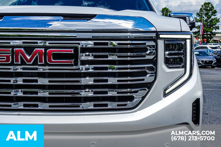 Used 2024 White GMC Denali image 12
