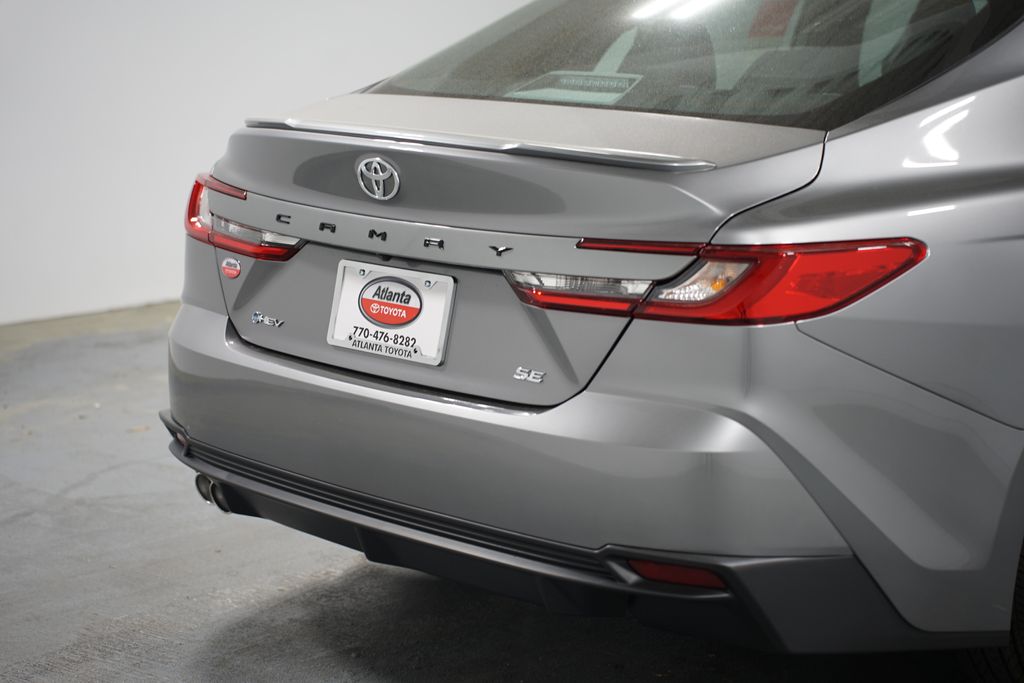 2025 Toyota Camry SE 9