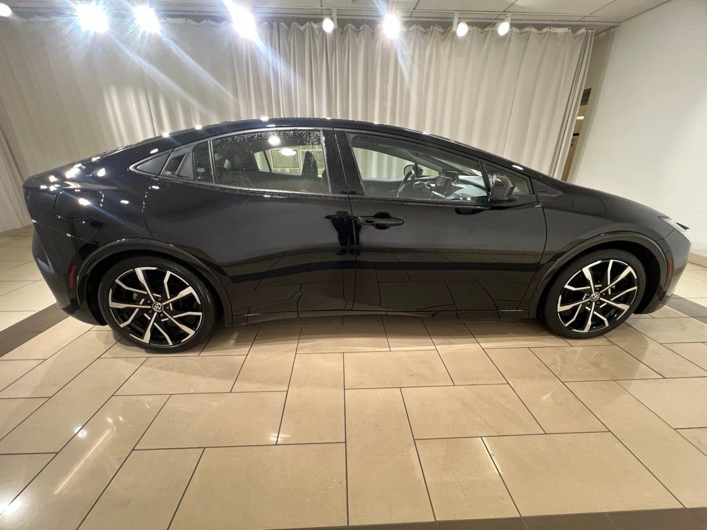 2023 Toyota Prius Prime Premium 4