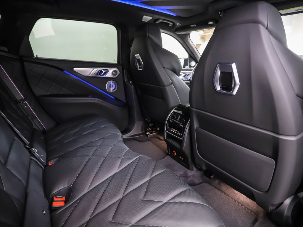 Thumbnail: 2026 BMW XM - 26