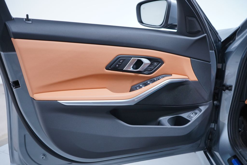 Thumbnail: 2026 BMW 3 Series - 14
