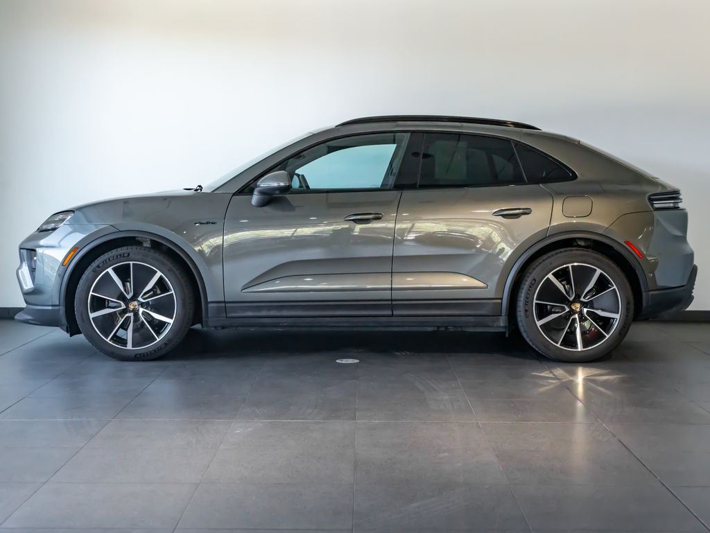 Certified Used 2024  Porsche 4 image 2