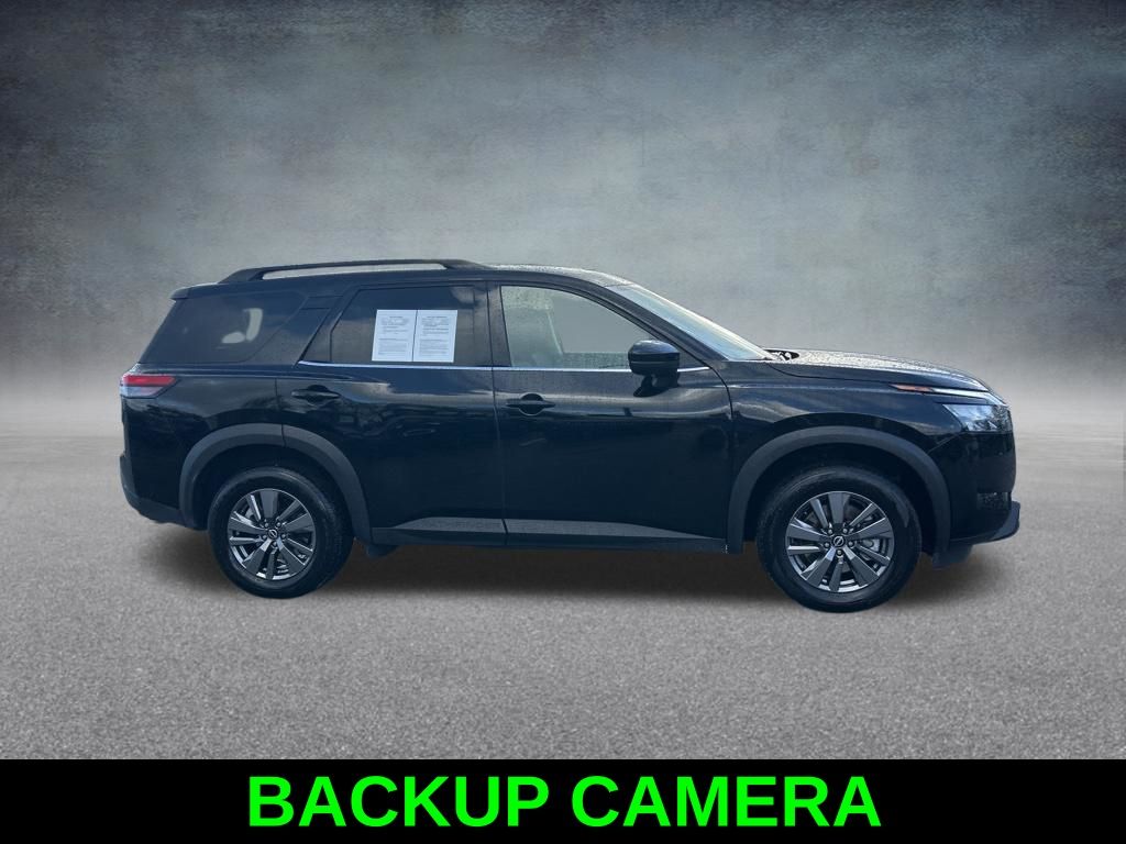 View vehicle photo 4