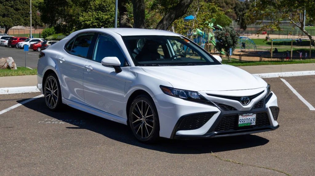 Used 2022 Toyota Camry SE 4D Sedan