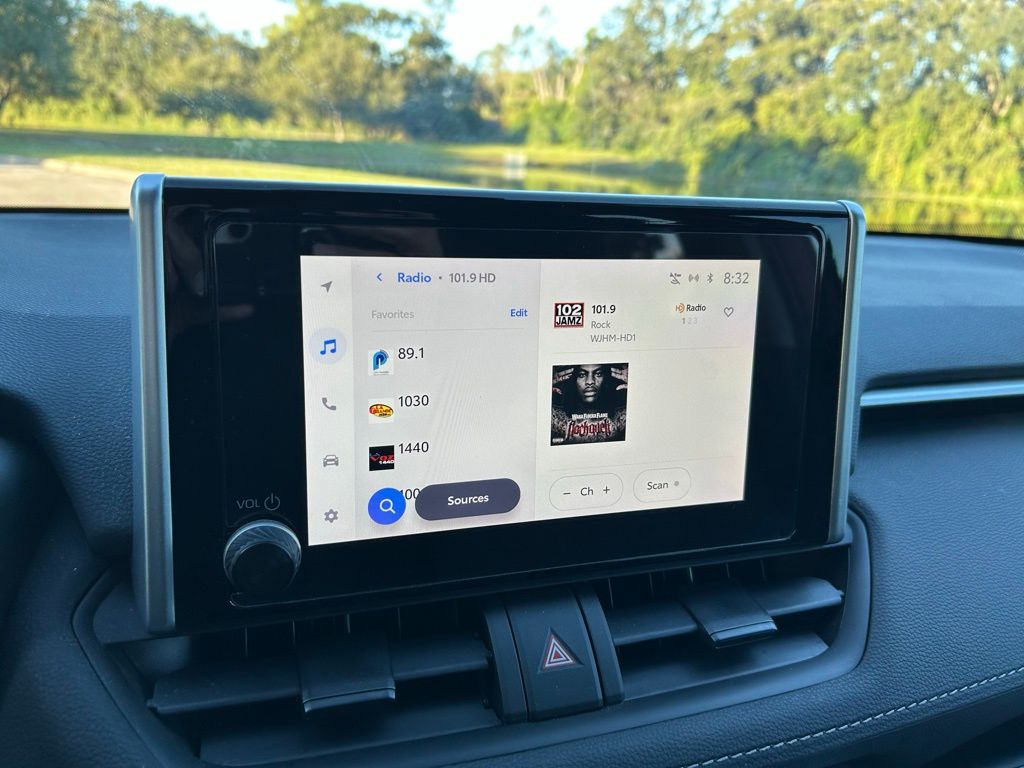 Thumbnail: 2024 Toyota RAV4 - 23