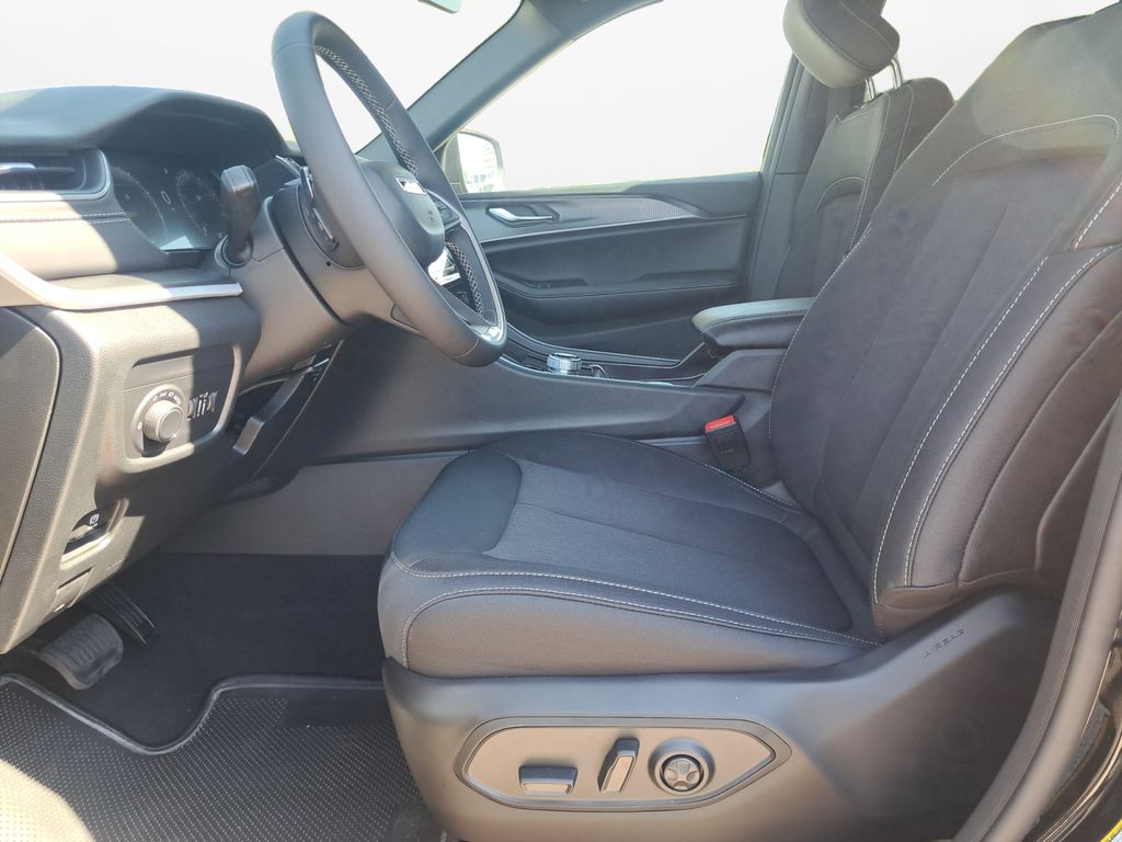 New Car 2025 Jeep Grand Cherokee  For Sale Under $35,000 In Austin, Texas