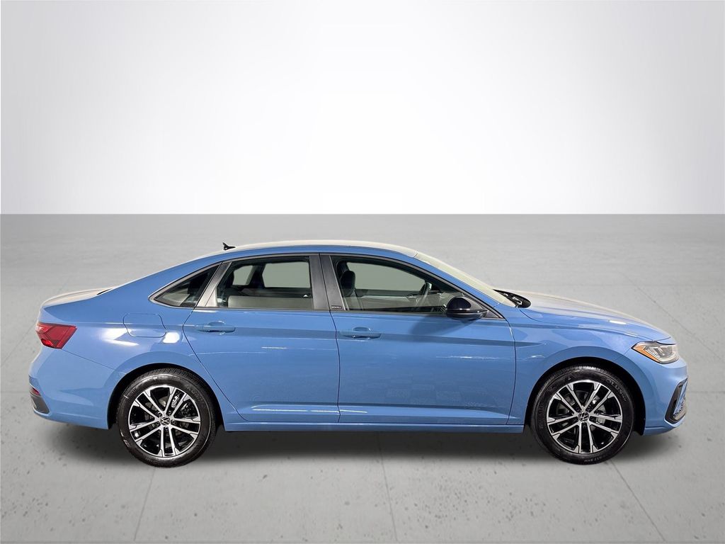 2025 Volkswagen Jetta 1.5T Sport photo 4