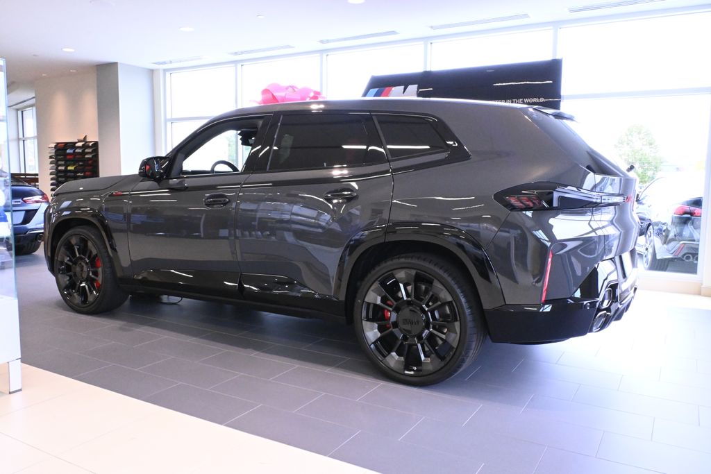 Thumbnail: 2026 BMW XM - 2