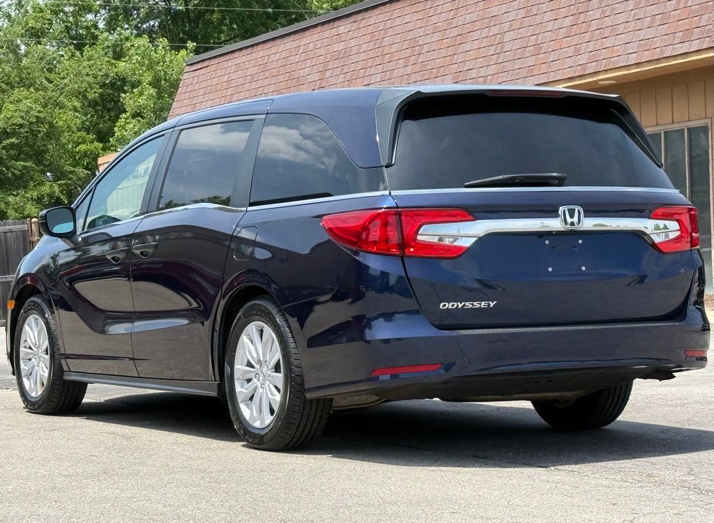 View vehicle photo 3