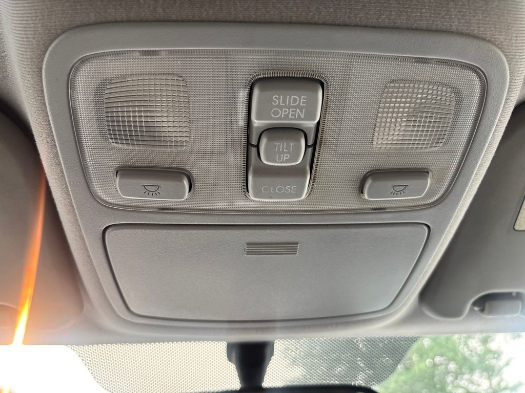 Used 2010 Silver Kia EX image 20