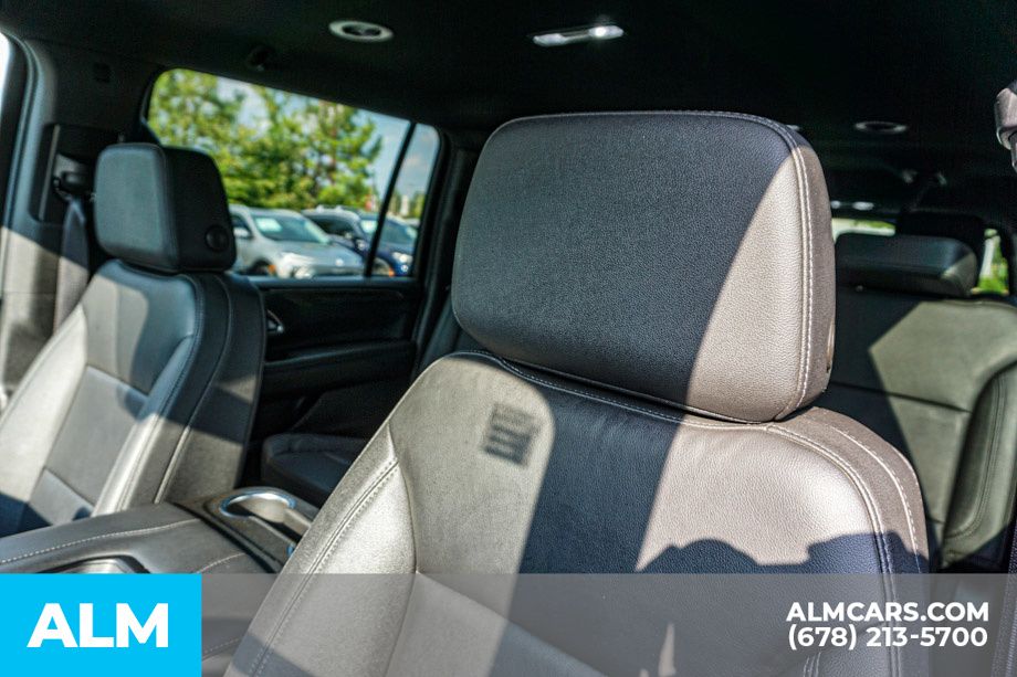 2024 Chevrolet Suburban LT photo 17