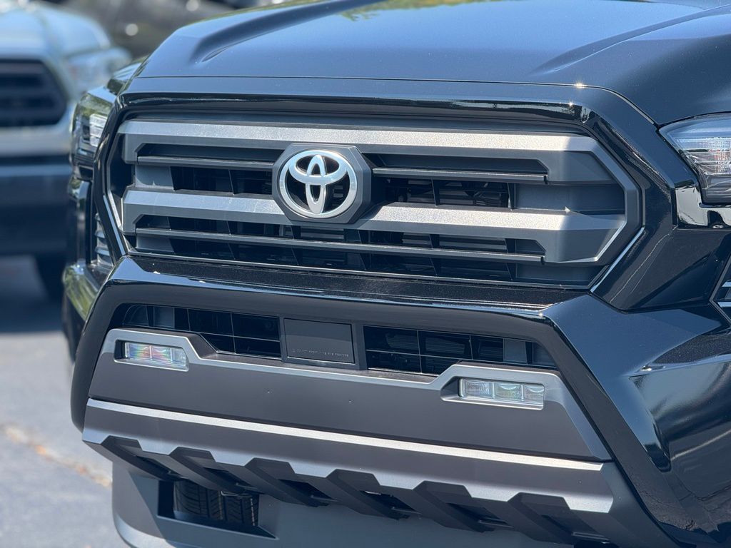 2025 Toyota Tacoma SR5 Double Cab photo 6