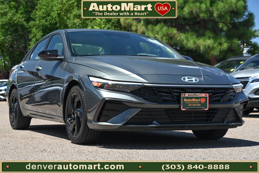 Amazon Gray 2026 Hyundai Elantra Sedan Front-Wheel Drive Continuously Variable Transmission