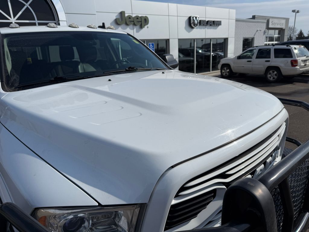 Used 2018 White Ram Laramie image 11