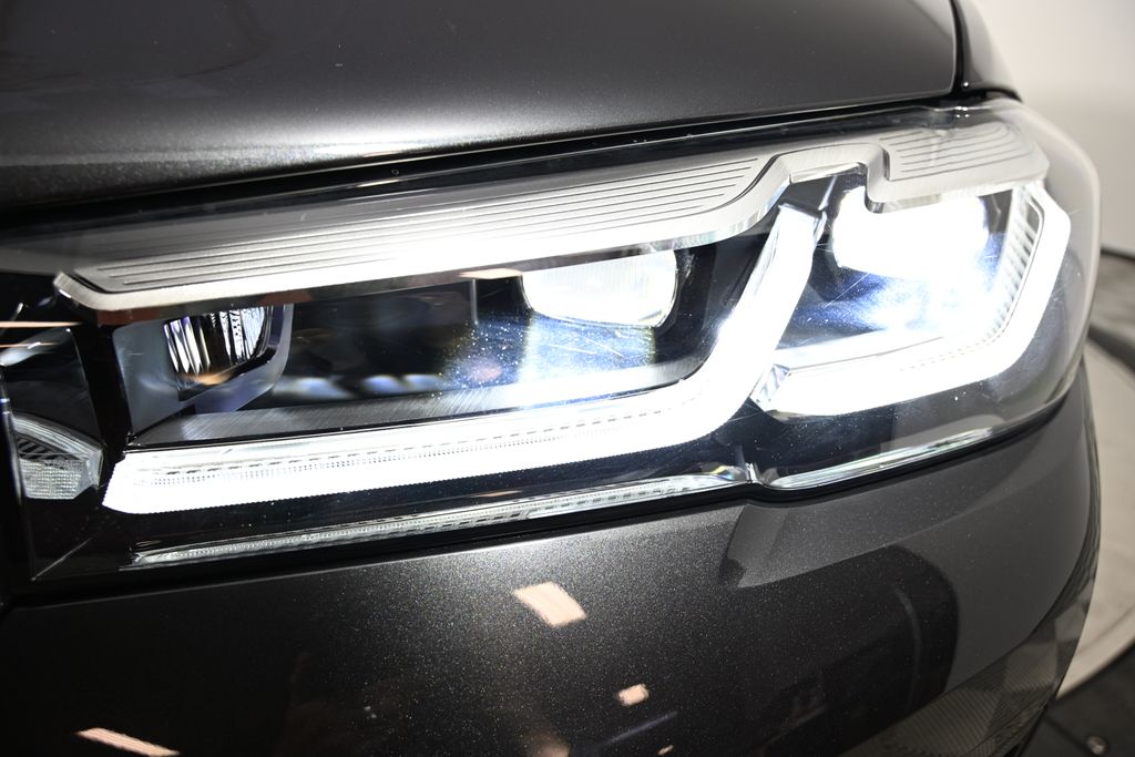 Thumbnail: 2022 BMW 5 Series - 9